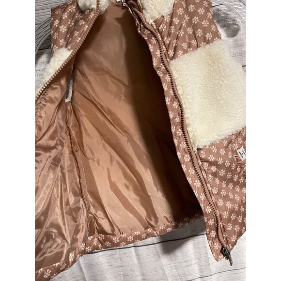 Lucky Brand Girls Floral Quilted Sherpa Vest Size 6 Warm Brown Cream Colorway - Picture 7 of 7